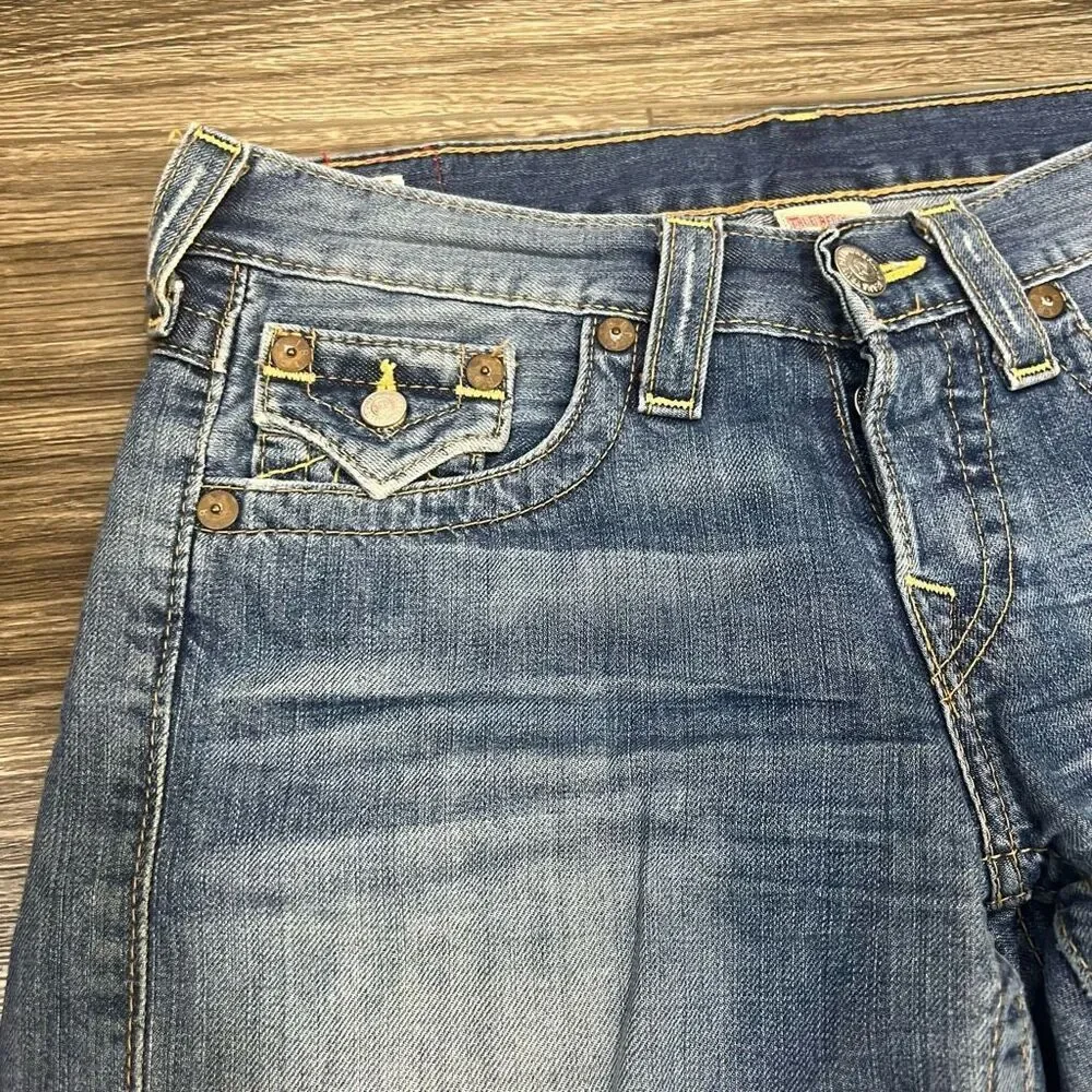 True Religion Riley Denim Jean Knee Shorts Raw Hem Distressing Button Fly Sz 26